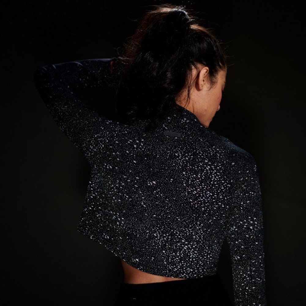 Oiselle Firecracker Reflective Black Long Sleeve Crop Top